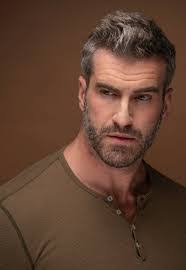 Kyle Andrew's Instagram, Twitter & Facebook