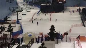 Ski dubai is home to its very own colony of king and gentoo penguins! Pista Da Sci Del Dubai Mall Of Emirates Youtube