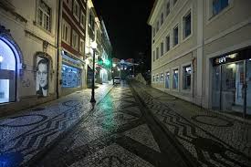 State of emergency in force until 7 january, with specific measures for christmas and new year.] Mpvrry4kvenjum