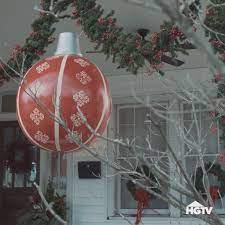 Explore amara's christmas shop online now. Giant Ornaments Made From Beach Balls Christmas Decorations Diy Outdoor Christmas Decor Diy Christmas Diy