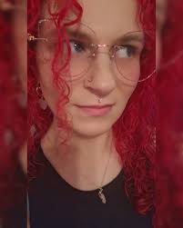 This month so far 🩷🎃🩷 (I should take more pics with my bf and friends 💀)