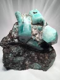 Large Raw Emerald Specimen Raw Gemstones Crystals Raw Emerald Crystals And Gemstones