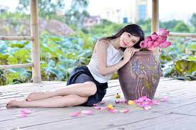 Ao yem is a traditional vietnamese bodice used primarily as an undergarment that was once worn by vietnamese women. Traditional Ao Yem Custom Made White And Black
