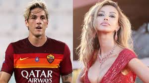 Nicolò zaniolo, giovane promettente centrocampista della roma, è tornato a far parlare di sé, ma stavolta nulla ha a e ancora a proposito della nuova frequentazione tra nicolò zaniolo e madalina ghenea: Zaniolo Sua Madre A Gamba Tesa Su Madalina Ghenea Giu Le Mani