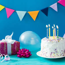 Birthday Cake With Balloons And Candles Lade Kuchen Und Geschenk Mit Ballon Kostenlos Herunter In 2020 Happy Birthday Cakes Birthday Cake With Candles Happy Birthday Candles