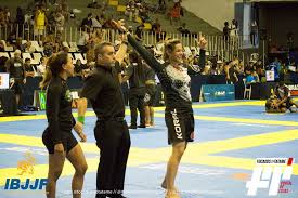 Mayssa bastos win the title of championmayssa bastos great fights of wrestling win the title of champion matchenjoy this video & subscribe to my channelyou c. Video Veja As Finalizacoes Douradas Das Faixas Preta Mayssa Bastos E Carina Santi No Brasileiro No Gi Tatame