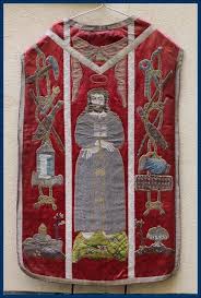 Red Chasuble Depicting Christ The Redeemer With The Trinitarian Scapular And Instruments Of The Passion Liturgical Colours Catholic Art Christ The Redeemer