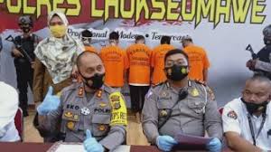 Asosiasi pemain profesional indonesia (appi) berusaha membantu pemain persegres gresik united yang hingga kini masih belum. Gaji Satpam Lamongan Gresik Pos Security Sma Nahdlatul Ulama 1 Gresik Kabupaten Ini Menyimpan Sejuta Pesona Alam Yang Lamongan Banyak Wisata Mulai Dari Situs Wisata Situs Bersejarah Spot Foto Foto
