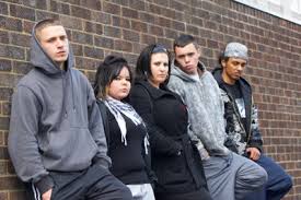 Die beiden entwicklungsphasen, pubertät und adoleszenz, sind nicht konkret voneinander trennbar und gehen oft nahtlos ineinander über. Pubertat So Gehen Sie Mit Widerspenstigen Teenagern Um