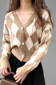 Áo khoác len phối màu hình thoi Beige