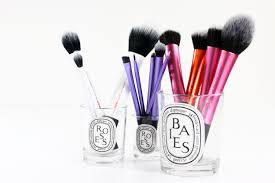 Ein sehr vielseitiges pinsel set kann durchaus einen höheren preis abverlangen, wie so mancher preisvergleich deutlich macht. Meine Real Techniques Pinsel Brush Crush Innenaussen