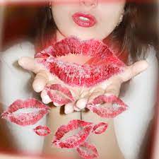 Este día del beso 2021 nada mejor que celebrarlo por todo lo alto con un beso. Asubssoul2013 Comicallyseductivesiren Besos Feliz Dia Feliz Dia Del Besito A Todos Mis Seguidores Etiqueta Kusse Und Umarmungen Liebe Gif Smiley Liebe