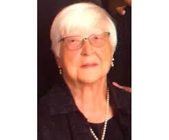 Karen Bohn's Instagram, Twitter & Facebook