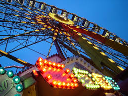 Sie zeigt uns, wie der dom einmal war und wie er heute ist. Der Hamburger Dom Hamburgportal