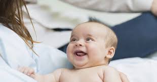 Ia sudah dapat meniru ekspresi muka dan akan menggunakan bahasa tubuh untuk memberitahu apa yang diinginkan. Perkembangan Bayi 3 Bulan Mama Harus Tahu Popmama Com