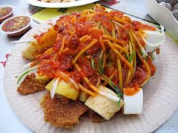 Mee kuning dicelur sedikit tauhu digoreng taugeh dicelur sedikit timun dihiris sengkuang. Rojak Pasembur Padang Kota Lama Koleksi Resepi Mudah