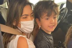 Her given name is patricia abravanel, friends call her patricia. Patricia Abravanel E Vacinada Contra Covid 19 Com Companhia Dos Filhos