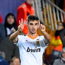 Poland make three changes from the team that lost to slovakia. Ferran Torres Zum Bvb Das Ist Dran An Den Transfer Geruchten