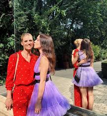 Ein schnappschuss zeigt sie eng umschlungen mit freund goffredo cerza. Michelle Hunziker Kann Es Kaum Abwarten Aurora Mit Babybauch Zu Sehen