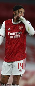 Attaquant a arsenal fc et. Jm8r5bjoqi0ssm