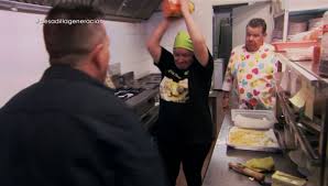 ? bastante antigua, pero la cocina. Pesadilla En La Cocina Que Es Esto Un Puticlub El Cabreo De Estefania Al Ver A La Novia De Paco En Generacion Del 27 Termina Con El Sangrando Y Con Aranazos