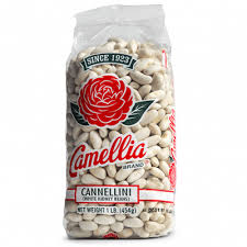 Great northern beans are white medium sized beans a bit larger than a navy bean most commonly used for making baked beans and pork and beans. 4 Types Of White Beans What S The Difference