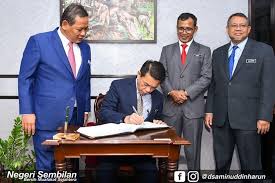 Kerajaan negeri ketua menteri/menteri besar majlis mesyuarat kerajaan negeri jawatankuasa penyelarasan peringkat negeri sumber kewangan negeri pejabat setiausaha kerajaan negeri peruntukan tambahan bagi sabah dan. Yab Menteri Pejabat Setiausaha Kerajaan Negeri Sembilan Facebook
