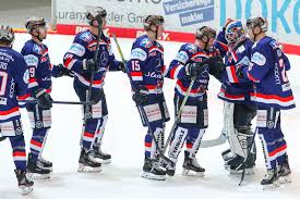 Playing nine years in the del the team made the playoffs once. Team Der Iserlohn Roosters In Quarantane Spiele Uber Ostern In Ingolstadt Und Straubing Fallen Aus Eishockey News
