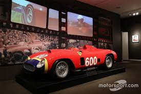 Ferrari d50 long nose manuel juan fangio # 1 1956 (cmc) 1/18. Fangio Ferrari Fur 28 Millionen Dollar Verkauft