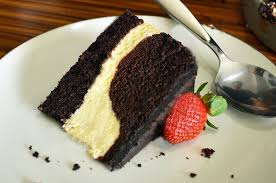 Kek coklat lembap kukus sukatan cawan. Steamed Chocolate Cream Cheese Layered Cake Jaja Bakes