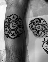 Liste des citations de grec (grèce) de célébrités classées par auteur, thématique et par nationalité. 1001 Idees Tatouage Symbole Bouddhiste Empreint De Sagesse