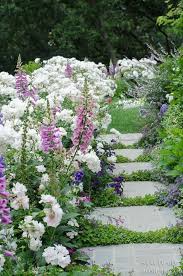 Breathtaking 42 Cute Secret Garden That Must Be In Your Garden Http Decoarchi Com Index Php 201 English Garden Design Beautiful Flowers Garden English Garden