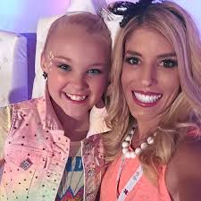Jojo siwa has no class or respect. Instagram Photo By Rebecca Zamolo May 17 2016 At 5 37am Utc Rebecca Zamolo Jojo Jojo Siwa