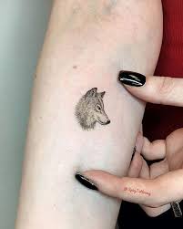 Pin By Marco Imbaquingo On Tatoo Wolf Tattoos For Women Simple Wolf Tattoo Small Tattoos