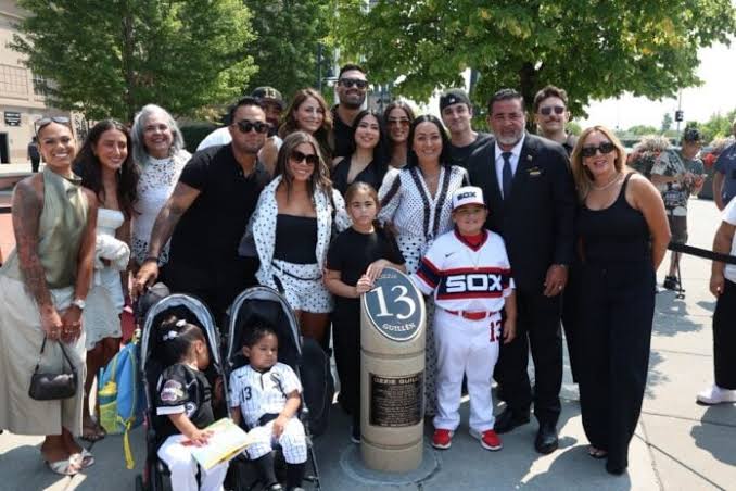El 13 de «Ozzie» Guillén ya es inmortal: Chicago retira el número de su  mánager campeón - El Pitazo
