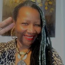 Dora Otto's Instagram, Twitter & Facebook