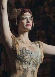 Eva green a les cheveux de couleur blond foncé, mais les teint en brun depuis qu'elle a quinze ans. Eva Green Film Rezensionen De