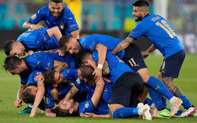Ce match s'annonce très serré entre une italie qui séduit et une espagne qui peine à convaincre. Flawless Italy Send Out Statement Of Intent As They Become First Nation To Reach Euro 2020 Last 16
