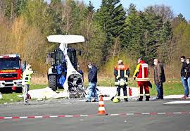 Der begriff ist im gegensatz zu flugunfall nicht offiziell definiert. Flugzeugabsturz In Kulmbach Nach Der Bergung Noch Viele Fragen Offen Oberfranken Frankenpost