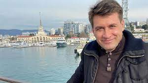 Композиция будет исполнена артисткой в дуэте с молодым актером артемом анчуковым. X Tdm0ygxrsp0m