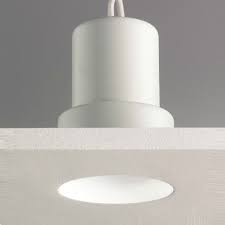 Leur indice de protection ip44 permet aux plafonniers de résister à l'humidité. Trimless Spot Encastre Salle De Bain Par Astro Lighting Encastre De Plafond