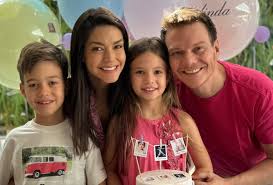 Thais Fersoza e Michel Teló: Festa Dupla Explosiva Para os Filhos! - Imagen principal del artículo