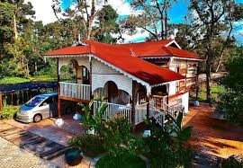 Desain rumah tradisional sederhana bergaya rustic juga memiliki esensi yang menonjolkan kesan alami bagi pengguna ruangnya, dan menawarkan nuansa pedesaan dengan material penyusun. Inilah Masanya Nak Imbas Zaman Lampau Di 3 Rumah Tradisional Kampung Destinasi Mstar