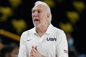 格雷格·波波维奇（英語： gregg popovich ，1949年1月28日 － ），出生于印第安纳州 东芝加哥 （ 英语 ： east chicago, indiana ） ，是塞尔维亚和克罗地亚裔美国篮球运动员、教练，美國空軍軍官學校畢業，主修蘇聯研究，在校時是籃球隊隊長，服役時在情報單位，後來回空軍官校擔任籃球隊助理教練，並. å‰æŽ'vipè§‚ä¼— æ³¢æ³¢ç»´å¥‡æ‰§æ•™è®©äººæ— è¯­ çƒè¿· éš¾æ€ªé©¬åˆºè¿›ä¸äº†å­£åŽèµ› å…¨ç½'æœ
