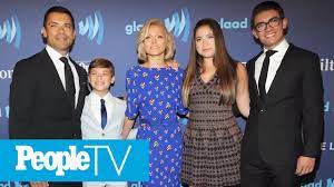 Kelly ripa unveils her family's holiday card: Kelly Ripa Mark Consuelos Family Have Been Sheltering In Place In Caribbean Peopletv Youtube