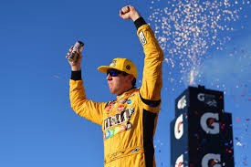 To see these two hug it out after a good it's just a shame the last spot had to come down between the two of them. Nascar At Phoenix 2018 Results Kyle Busch Collects 8th Win Of The Year Bleacher Report Latest News Videos And Highlights