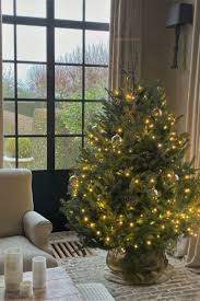 Less is best and best is white! 29 Simple Christmas Decor Ideas Holiday 2020 Hello Lovely