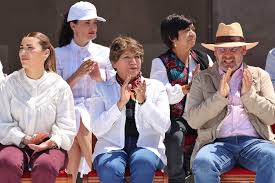 Delfina Gómez Álvarez added a new...