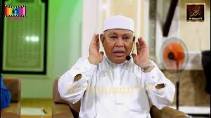 Family and friends pay their last respects to datuk seri abu hassan din al hafiz, during the funeral service, at kampung batu muda, on may 1, 2019. Datuk Abu Hasan Din Berwuduk Solat Dengan Sempurna Youtube