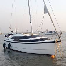 Dinner Sailing Cruise On A Luxury Yacht At Gateway Of India Mumbai Http Www Leisurekart Com Mumbai Activity Din Luxury Yachts Sailing Cruises Dinner Cruise